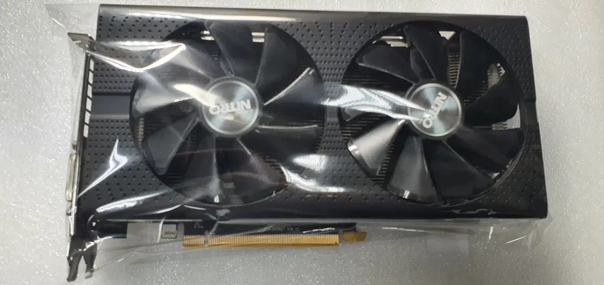 사파이어 Radeon RX 470 4G LED 판매 합니다.